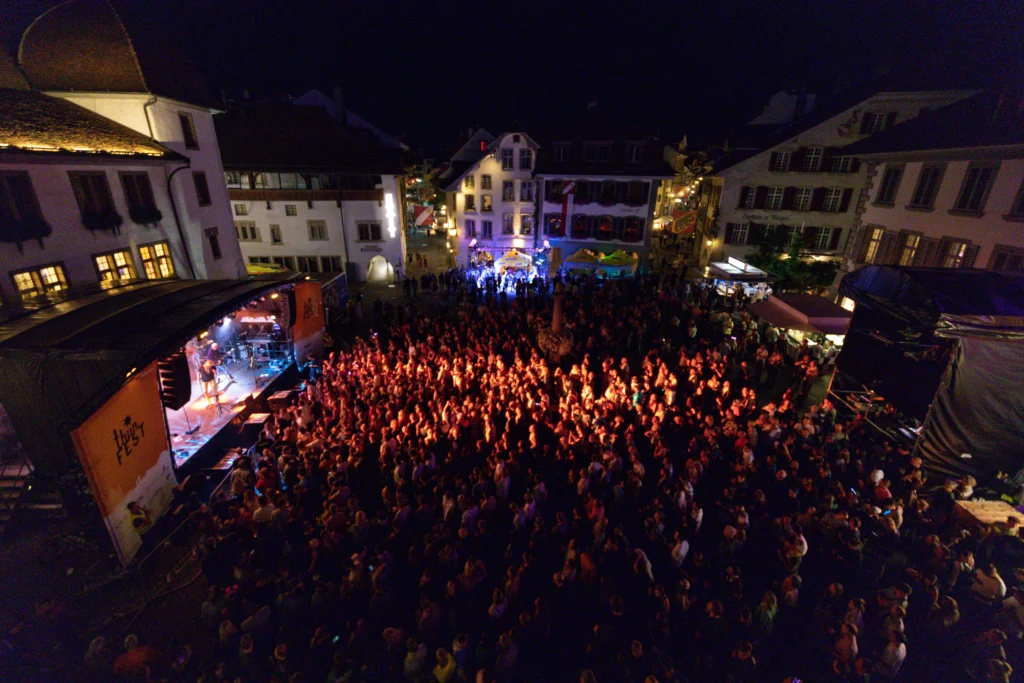 Ocean Orchestra auf dem Rathausplatz, Thunfest 2022